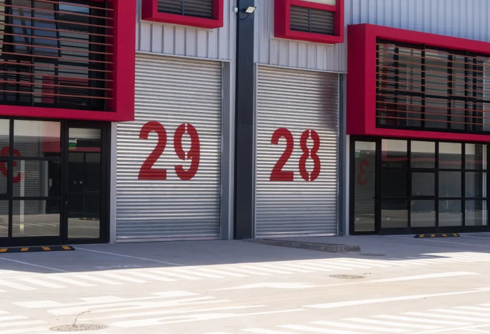 Accesos de bodegas 28 y 29