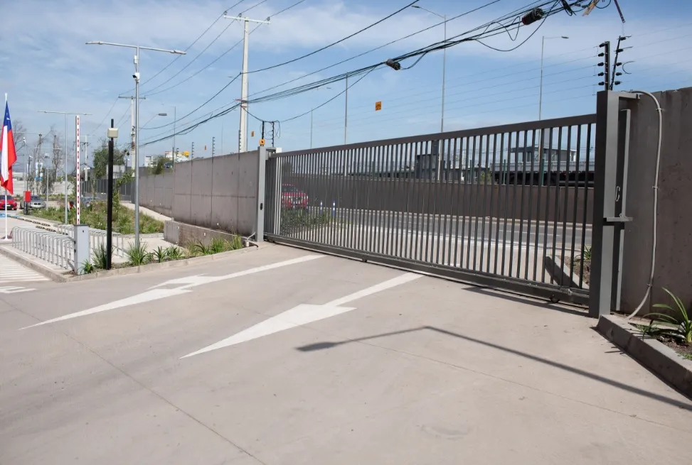 Portón de acceso